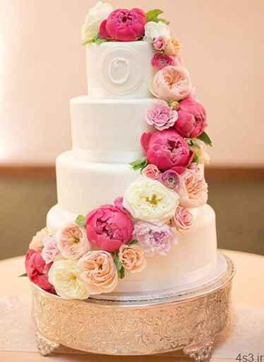 تزیین کیک های عروسی با گل های طبیعی