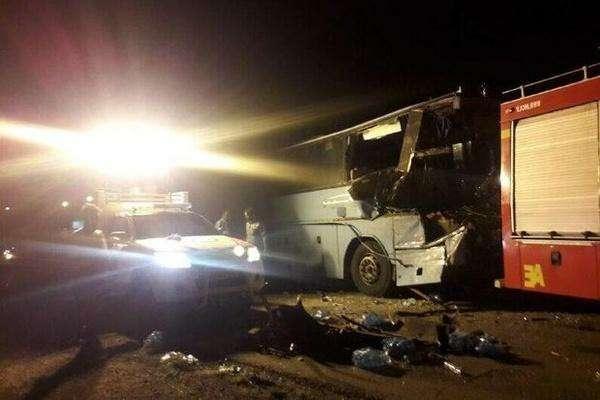 واژگونی اتوبوس در اصفهان ۱۰ کشته داشت