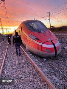 ۳۲ کشته و زخمی در حادثه خروج قطار از ریل در ایتالیا سایت 4s3.ir