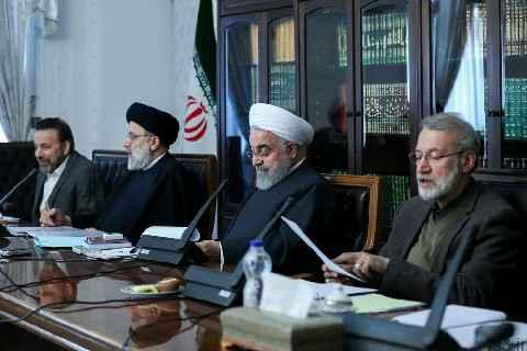 کرونا بین روحانی، لاریجانی و ابراهیم رئیسی فاصله انداخت+ عکس