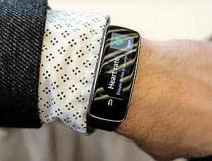 دستبند هوشمند Samsung با صفحه نمایش خمیده سایت 4s3.ir