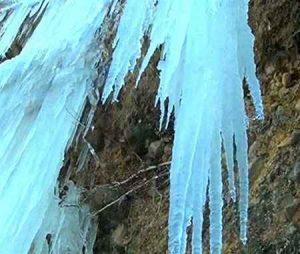 آشنایی با پدیده شگفت انگیز و طبیعی "میل یخی مهریان " سایت 4s3.ir