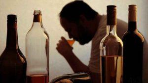 خبرهای پزشکی : هشدار نسبت به افزایش مسمومیت‌های الکلی/ مصرف خوراکی الکل تاثیری در نابودی کرونا ندارد سایت 4s3.ir