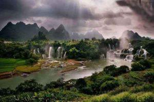 آبشاری شگفت انگیز در مرز ویتنام و چین + تصاویر سایت 4s3.ir