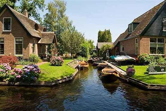 دهکده‌ای بسیار زیبا بدون حتی یک خیابان در هلند!! (تصویری)