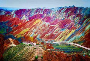 تصاویری از صخره های رنگی در چین سایت 4s3.ir