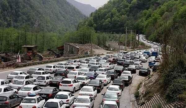 ترافیک پرحجم در محورهای شمال/ کرونا طرح دریا را در مازندران تعطیل کرد