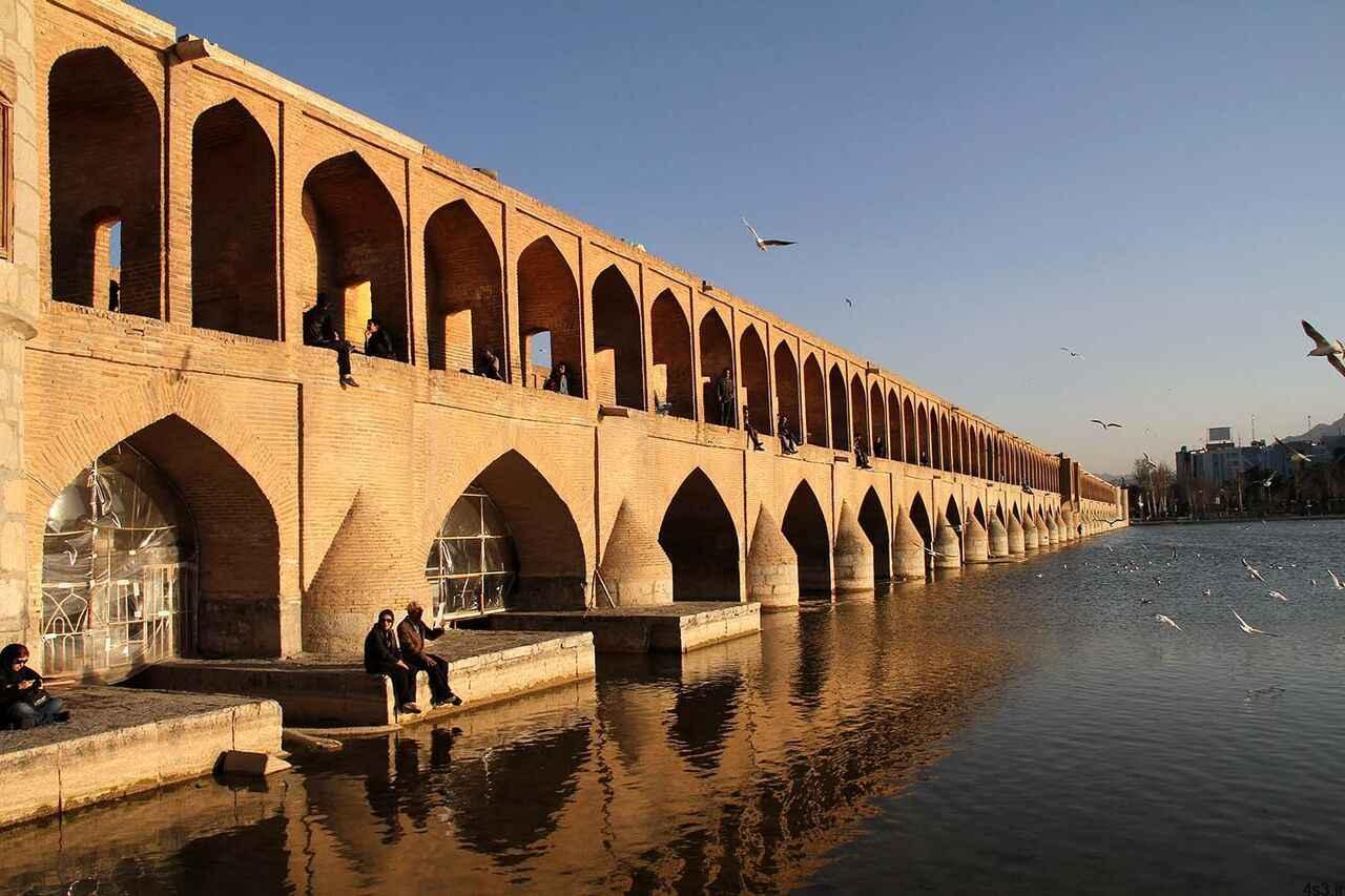 دهانه‌های زیرین سی ‎و سه پل اصفهان برای تردد مسدود شد