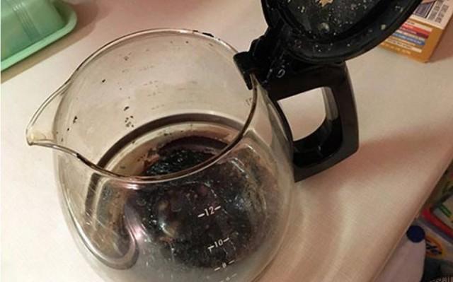 نحوه تمیز کردن قهوه جوش سوخته